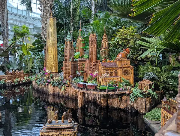 New York Botanical Garden   Holiday Train Show Manhattan diorama