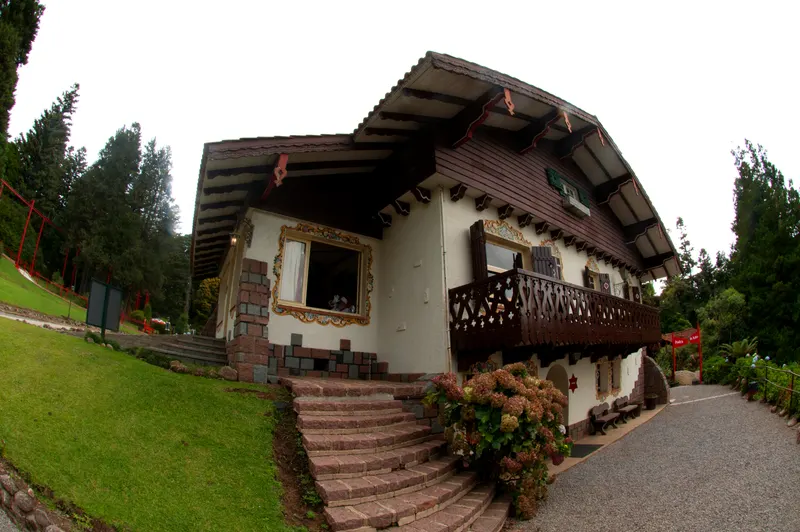 Casa de estilo alpino da Aldeia do Papai Noel, em Gramado