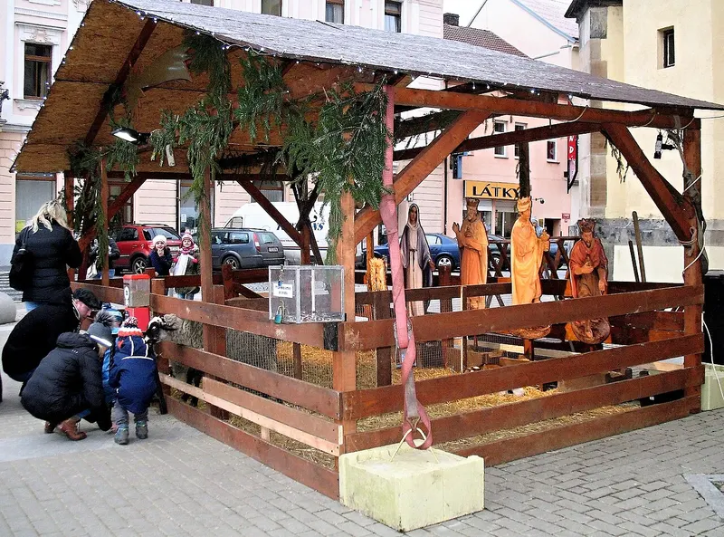 Živý betlém na vánočních trzích v Ústí nad Labem