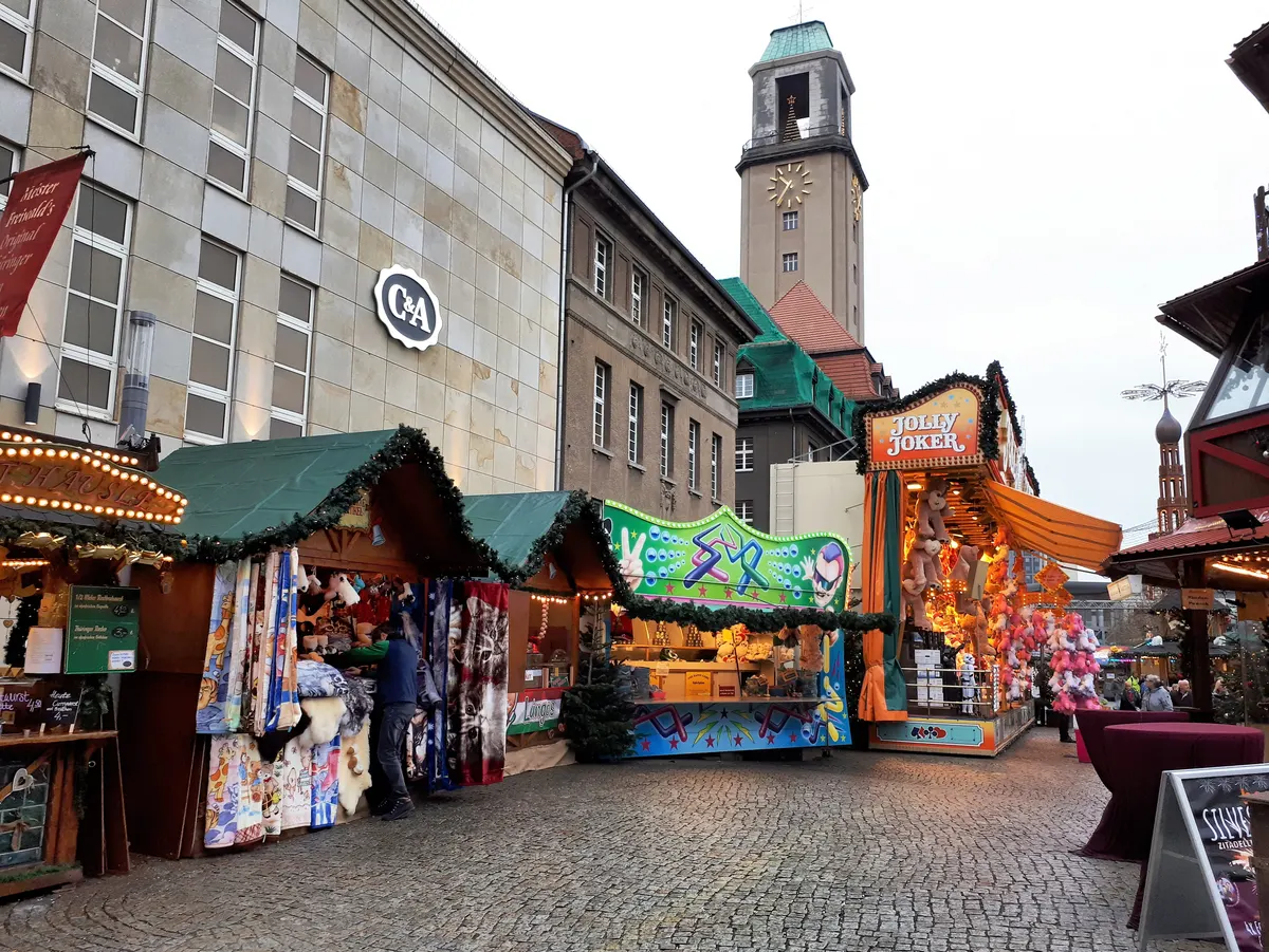 Buden in der Spandauer Altstadt auf dem Weihnachtsmarkt