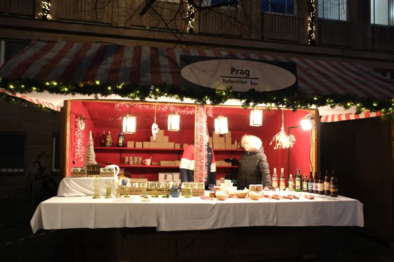 Stand der Partnerstadt Prag auf dem Markt der Partnerstädte