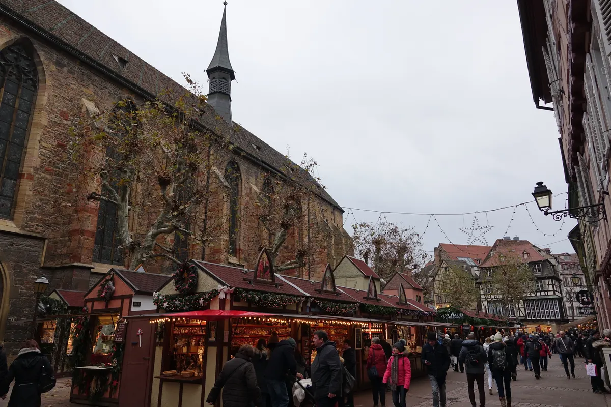 Le marché de Noël de la place des Dominicains à Colmar
