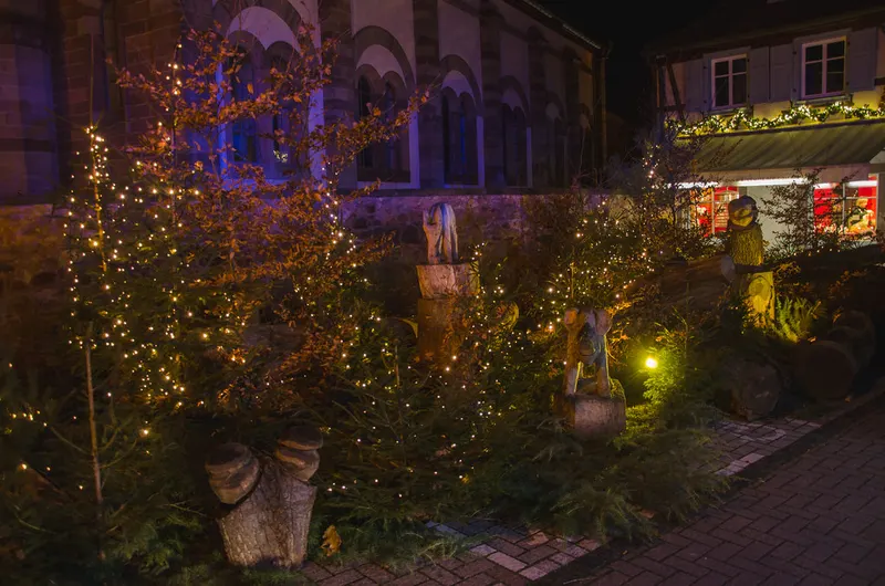 Décorations de Noël et sapin illuminé à Obernai