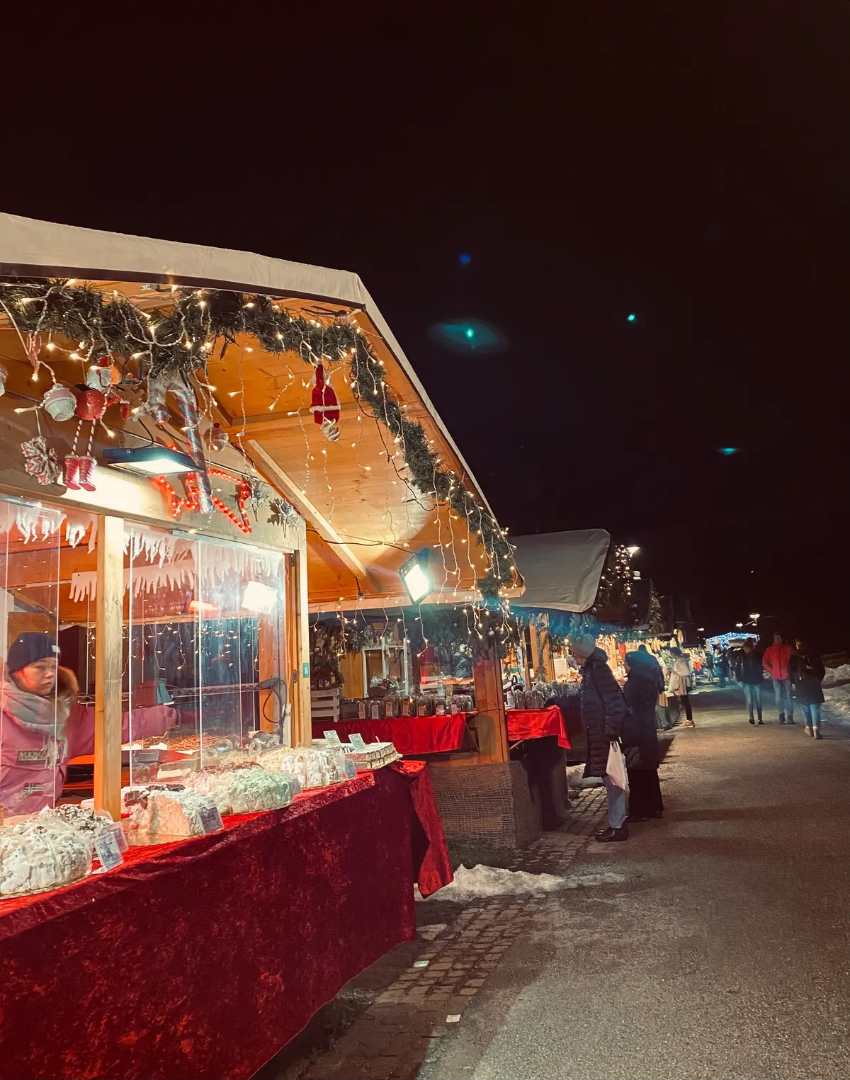 Bancarella del mercatino di Natale al Parco Asburgico di Levico Terme