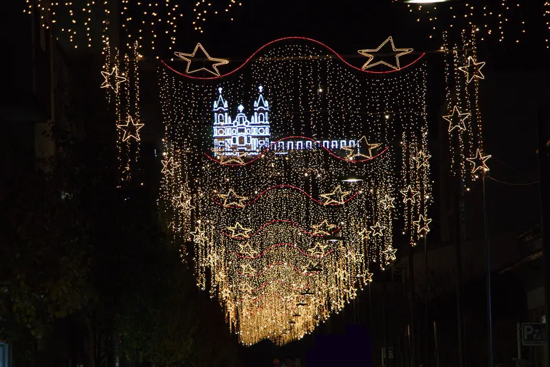 Iluminação de Natal na Rua Doutor José Sampaio, em Guimarães