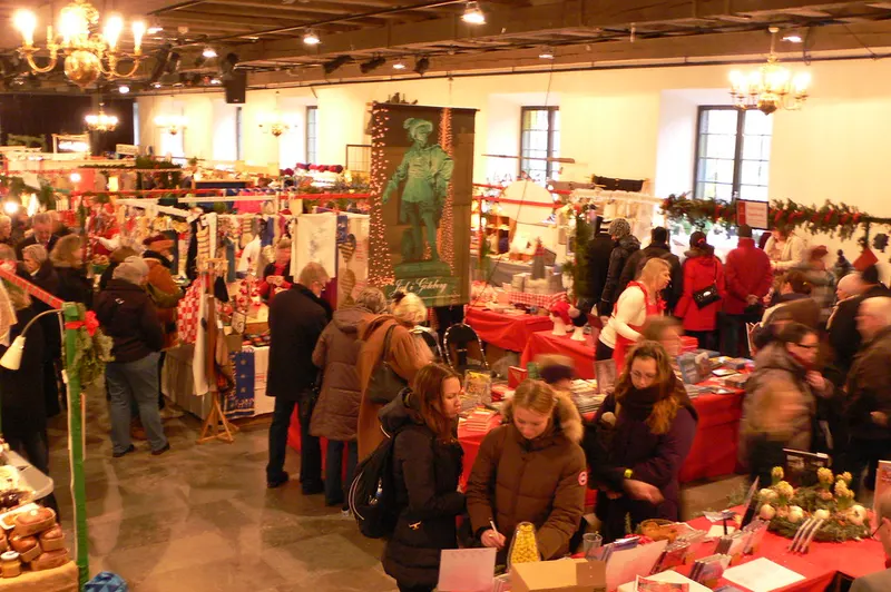 Julmarknad inne i Kronhuset i Göteborg